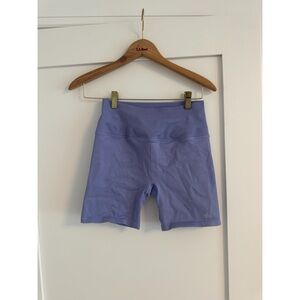 Alo 5” Seamless Ribbed Favorite Short in Lilac Blue